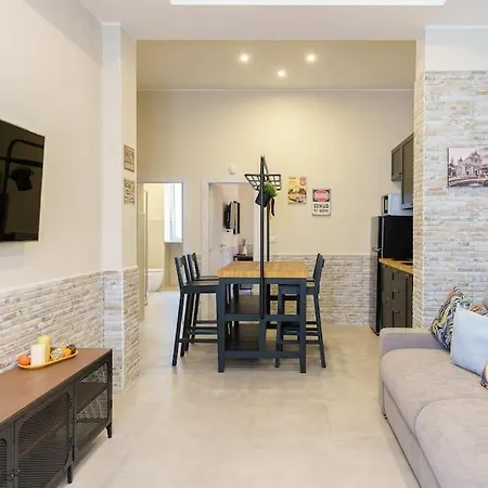 Apartment Roomy