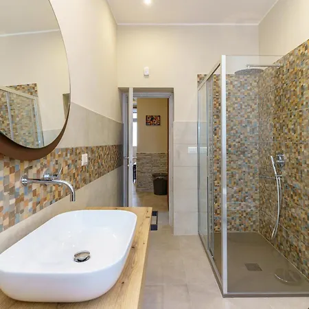 Roomy Κατάνια